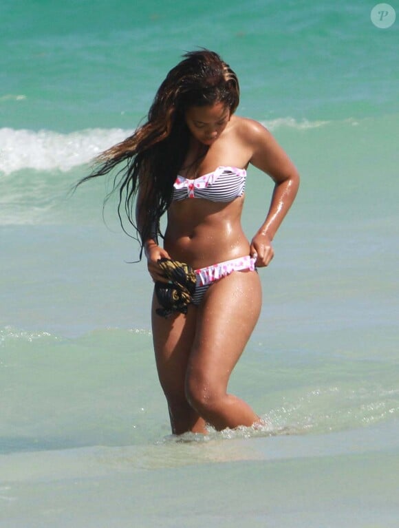 Angela Simmons en vacances à Miami, le 23 février 2012.