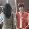 Justin Bieber et Selena Gomez se rendent dans un sushi bar pour déjeuner avant d'aller voir un film au cinéma, à Los Angeles, le samedi 25 février 2012.