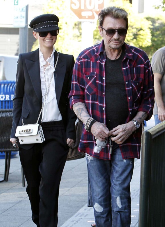 Laeticia et Johnny Hallyday dans les rues de Los Angeles, le 8 février 2012.