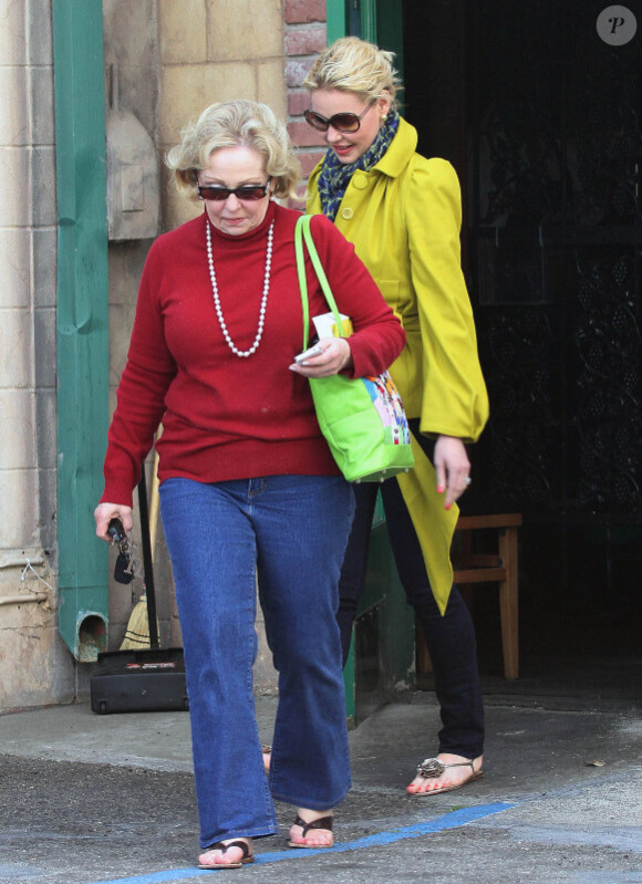 Katherine Heigl et sa maman Nancy sortent de déjeuner, à Los Angeles, le 6 mars 2012