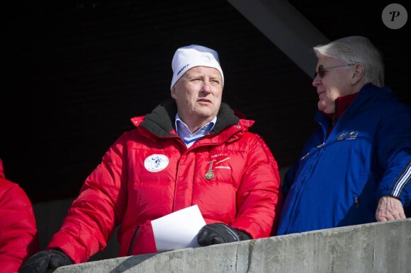 Le roi Harald V de Norvège à Holmenkollen le dimanche 11 mars 2012.
La famille royale norvégienne est chaque année présente à Holmenkollen, complexe sportif à Oslo, pour les épreuves de Coupe du Monde de la FIS (Fédération Internationale de Ski).