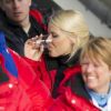 La princesse Mette-Marit a suivi avec enthousiasme, en toute tendresse avec son mari le prince Haakon et leurs enfants le prince Sverre Magnus et la princesse Ingrid Isabella, le concours de saut à skis à Holmenkollen le dimanche 11 mars 2012.
La famille royale norvégienne est chaque année présente à Holmenkollen, complexe sportif à Oslo, pour les épreuves de Coupe du Monde de la FIS (Fédération Internationale de Ski).