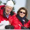Le roi Harald et la reine Sonja de Norvège lors du concours de saut à skis à Holmenkollen le dimanche 11 mars 2012.
La famille royale norvégienne est chaque année présente à Holmenkollen, complexe sportif à Oslo, pour les épreuves de Coupe du Monde de la FIS (Fédération Internationale de Ski).