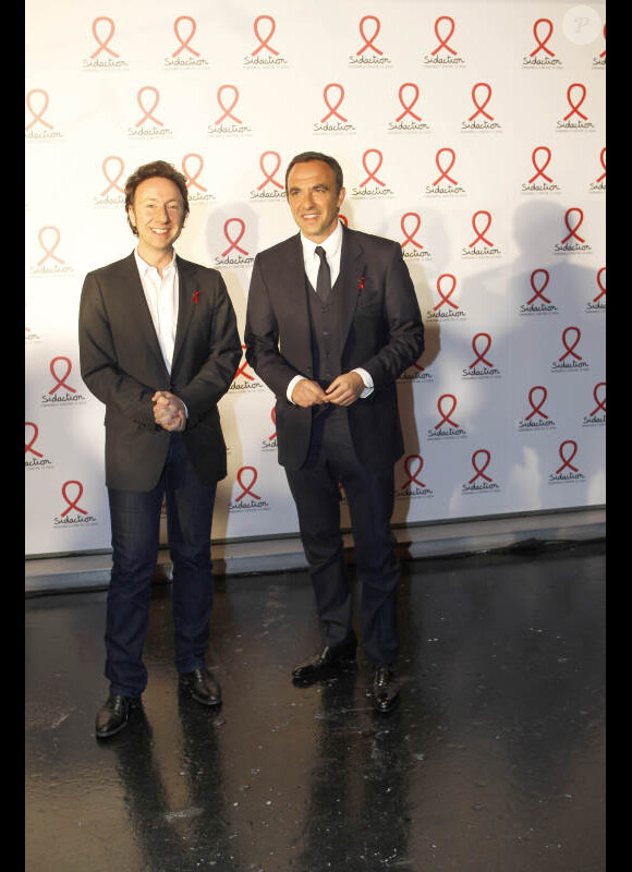 Stéphane Bern et Nikos Aliagas lors de la soirée de lancement du Sidaction 2012, à Paris, le 12 mars 2012