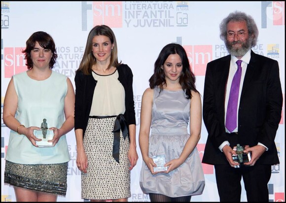 Letizia d'Espagne au palais royal de Correos, à Madrid, le 13 mars 2012, pour la remise de prix de littérature jeunesse.