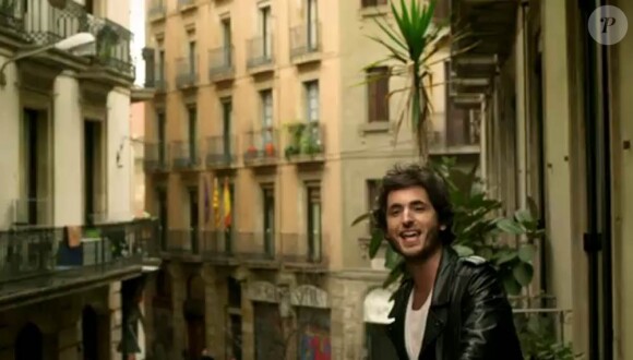Image du clip de Laisse moi m'en aller, troisième extrait de l'album Juste comme ça de Mickaël Miro (mars 2012).