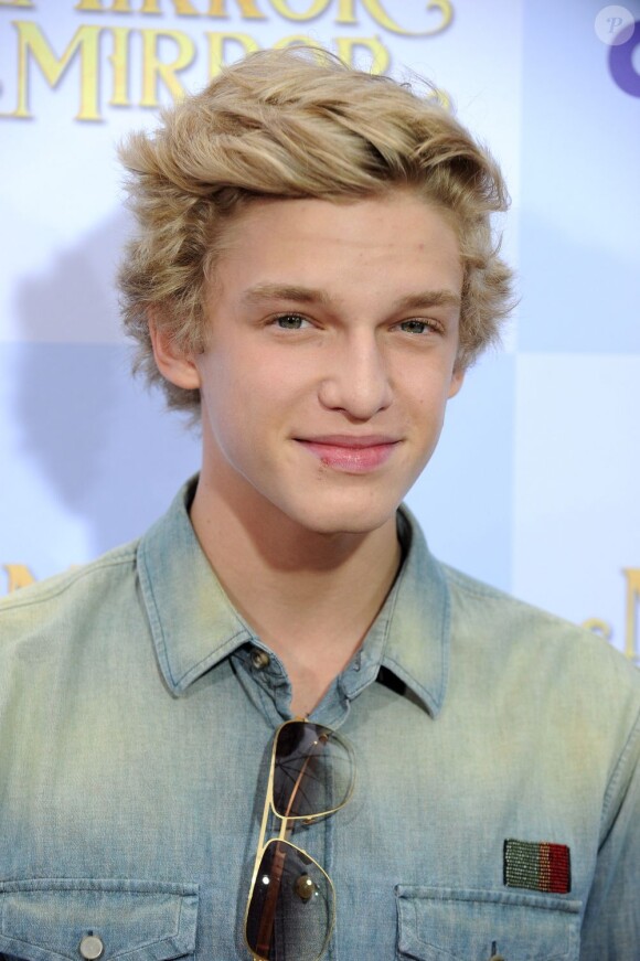 Cody Simpson lors de la première de Mirror Mirror à Los Angeles le 17 mars 2012