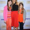 Lori Loughlin et ses filles lors de la première de Mirror Mirror à Los Angeles le 17 mars 2012