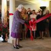 La reine Elizabeth II, accompagnée par son mari le duc d'Edimbourg, inaugurait la réouverture de Kensington Palace, le 15 mars 2012, au terme d'un chantier de rénovation de plus de 14 millions d'euros.