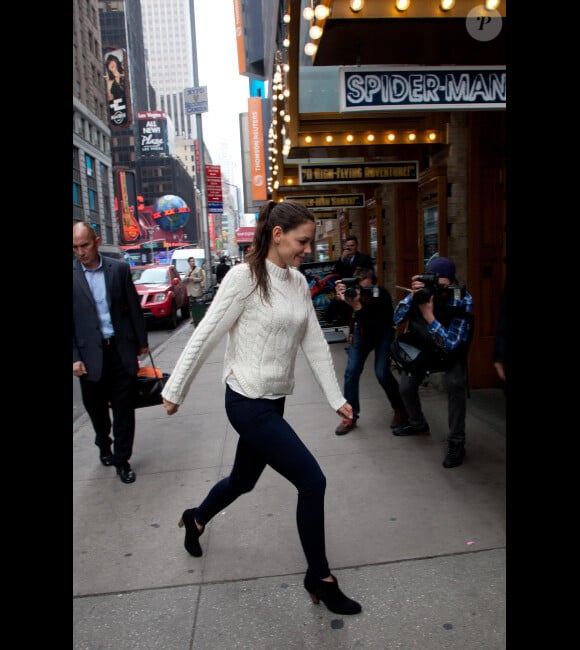 Katie Holmes dans les rues de New York, le 21 mars 2012