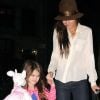 Katie Holmes, sa mère et sa fille Suri sont allées assister au spectable de Mary Poppins avant d'aller au restaurant, le 21 mars 2012 à New York