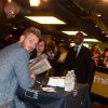 M. Pokora rencontre ses fans et signe son album à la Fnac Montparnasse, le mercredi 21 mars à Paris.