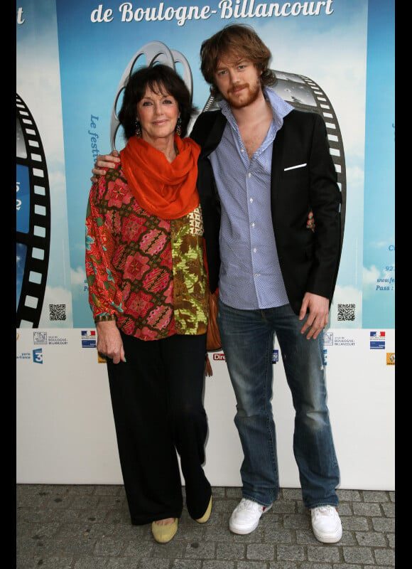 Anny Duperey et son fils Gaël lors de la séance d'hommage rendu à Bernard Giraudeau dans le cadre du festival international du film de Boulogne-Billancourt, le 24 mars 2012