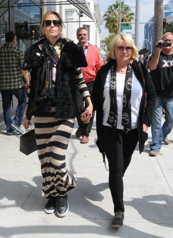 Heidi Klum et sa maman font du shopping à Beverly Hills, le 24 mars 2012