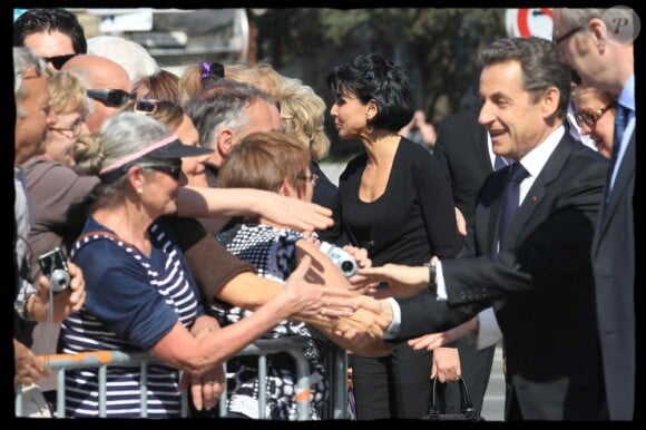 Rachida Dati prend un bain de foule en Loire-Atlantique, à Guérande, lors d'un déplacement avec Nicolas Sarkozy. Le 27 mars 2012
