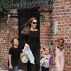 Angelina Jolie et ses enfants Pax, Zahara et Vivienne le 11 mars 2012 à la Nouvelle Orléans