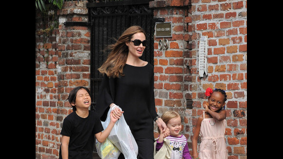 Angelina Jolie et Madonna : Leurs enfants virés du Lycée français de New York ?