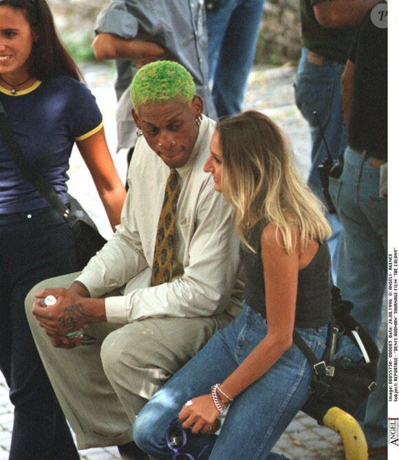 Dennis Rodman en 1996, les cheveux verts sur le tournage d'un film