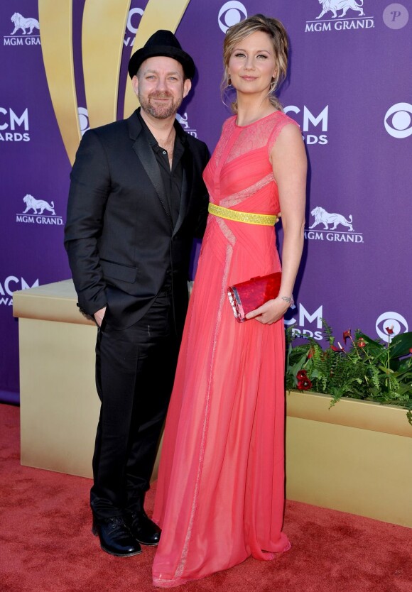 Jennifer Nettles et Christian Bush (Sugarland) lors de la 47e cérémonie des American of Country Music (ACM) Awards, qui s'est déroulée le 1er avril 2012 au MGM Grand Garden Arena de Las Vegas.