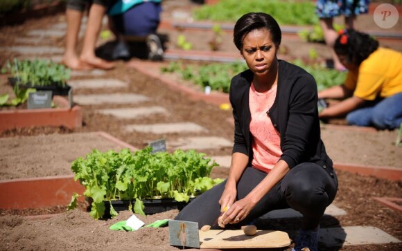 Michelle Obama en plein jardinage à la Maison Blanche