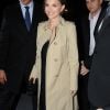 Natalie Portman à la sortie de son hôtel parisien le 3 avril au soir se rend au dîner Dior.
