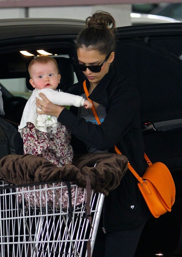 Jessica Alba a passé une douce journée à Los Angeles avec sa fille Haven le 4 avril 2012