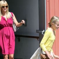 Reese Witherspoon : Enceinte et superbe, ses beaux enfants lui volent la vedette