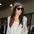 Jessica Biel arrive à l'aéroport de Los Angeles. Le 11 avril 2012.