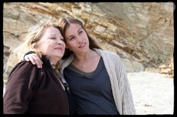 Josiane Balasko et Mathilde Seigner sur le tournage du film Maman le 24 avril 2011