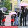 Exclusif : Johnny Hallyday et sa femme Laeticia fêtaient leur 16 ans de mariage le 25 mars 2012 avec leurs filles Jade et Joy et la grand'mère de Laeticia, la formidable Mamie Rock ! Parapluies obligatoires, il pleut sur LA !
