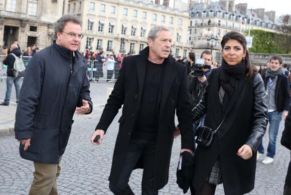 Alain Afflelou, Jean-Claude Darmon et sa compagne Hoda Roche au meeting de Nicolas Sarkozy place de la Concorde à Paris, dimanche 15 avril 2012.