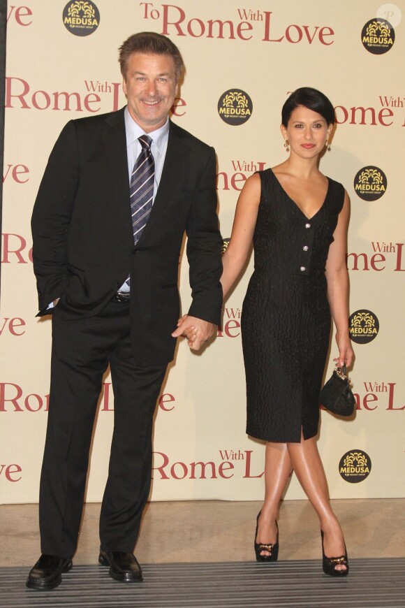 Alec Baldwin et sa fiancée Hilaria Thomas à Rome le 13 avril 2012