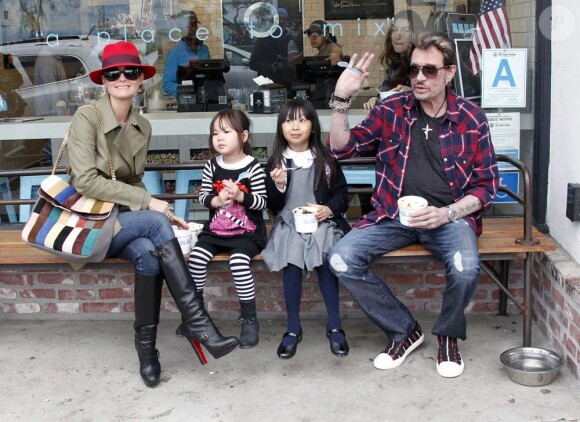 Johnny, Laeticia et les craquantes Jade et Joy à LA le 7 février 2012