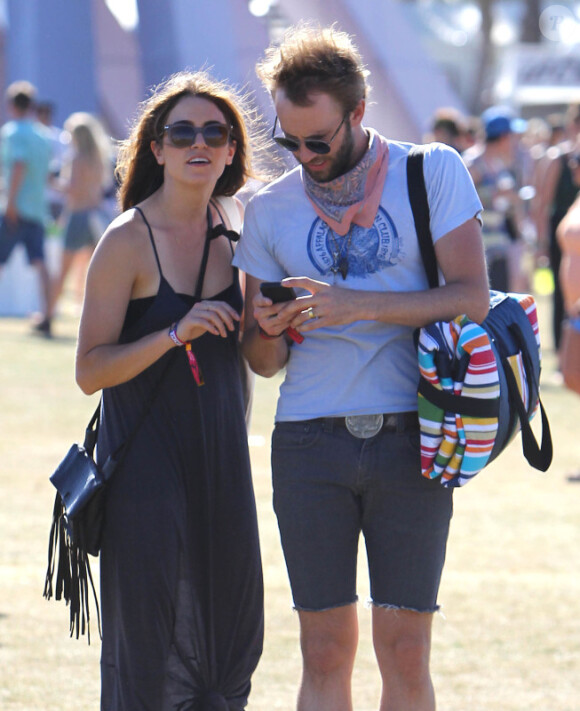 Nikki Reed et Paul McDonald assistent au festival de Coachella, à Indio, le samedi 21 avril 2012.