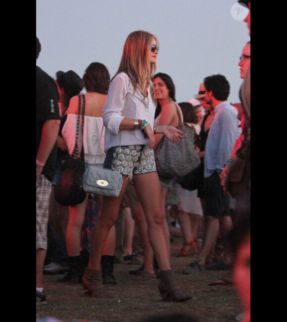 Rosie Huntinghton-Whiteley assiste au festival de Coachella, à Indio, le samedi 21 avril 2012.