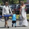 LeAnn Rimes et Eddie Cibrian emmenent le petit Jake à un match de football à Los Angeles le 22 avril 2012