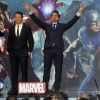 Jeremy Renner et Robert Downey Jr. lors de l'avant-première du film Avengers à Londres le 19 avril 2012