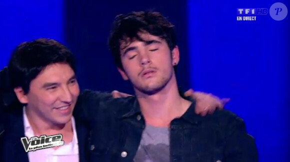 Louis est sauvé par le public dans The Voice le samedi 28 avril 2012 sur TF1