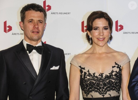 Le prince Frederik et la princesse Mary prenaient part le 29 avril 2012 à la cérémonie des Reumert Awards (Arets Reumert), à l'opéra de Copenhague.
