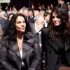 Jade Foret et sa maman au premier rang de l'assemblée générale des actionnaires de Lagardère, à Paris, le 3 mai 2012.
