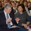 Visite officielle à Stockholm du président allemand Joachim Gauck et sa compagne Daniela Schadt, reçus par le roi Carl XVI Gustaf et la reine Silvia de Suède, le 4 mai 2012, pour commémorer le 400e anniversaire de l'école allemande de Stockholm.