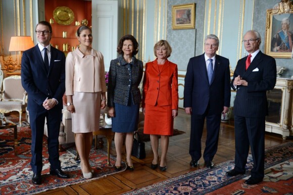 La princesse Victoria et le prince Daniel ont accueilli lors de leur visite officielle à Stockholm le président allemand Joachim Gauck et sa compagne Daniela Schadt, reçus par le roi Carl XVI Gustaf et la reine Silvia de Suède, le 4 mai 2012.