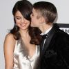 Justin Bieber et Selena Gomez à Los Angeles, en novembre 2011. Justin est ravi de la fête célébrée pour ses 18 ans !