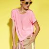 Top soie rose, 39,90 euros. A shopper [url=http://www.3suisses.fr/FrontOfficePortail/catalogue_fra/femme/nouveaute-new-nouveau/toutes-les-nouveautes/blouse-pure-soie-femme-du-34-au-52/48909-blouse-pure-soie-femme-du-34-au-52.html]ici[/url].