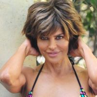 Lisa Rinna : A 48 ans, elle affiche une silhouette de rêve en bikini