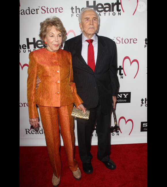 Kirk et Anne Douglas au Gala 2012 de la Heart fondation, à Los Angeles, le 10 mai 2012