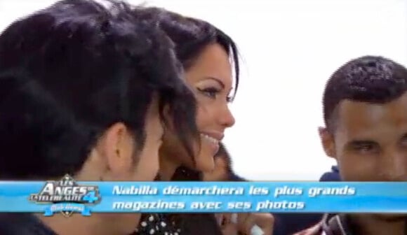 Nabilla, émue de découvrir les clichés, dans Les Anges de la télé-réalité 4 le vendredi 11 mai 2012 sur NRJ 12