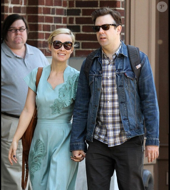 Olivia Wilde et son petit ami Jason Sudeikis, souriants dans les rues de New York le 12 mai 2011