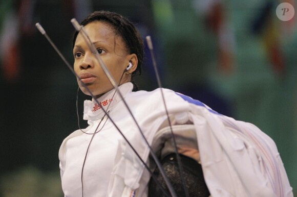 Laura Flessel (photo : lors des championnats du monde, en mars 2012) a été désignée le 14 mai 2012 porte-drapeau de la délégation française aux Jeux olympiques de Londres 2012. Double championne olympique et sextuple championne du monde, la Guêpe, âgée de 40 ans, est prête pour son baroud d'honneur.