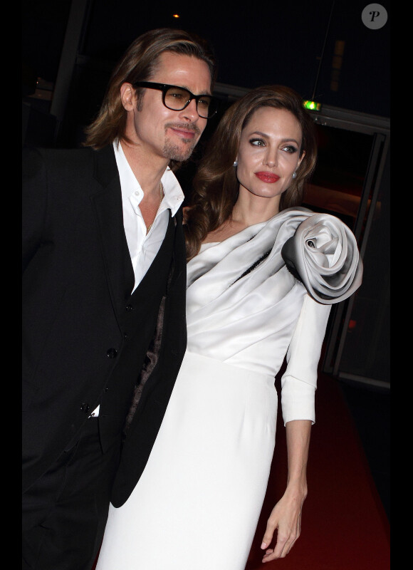 Brad Pitt et Angelina Jolie à l'avant-première du film Au Pays du Sang et du Miel, à Paris le 16 février 2012.